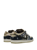 TRAVIS SCOTT DUNK