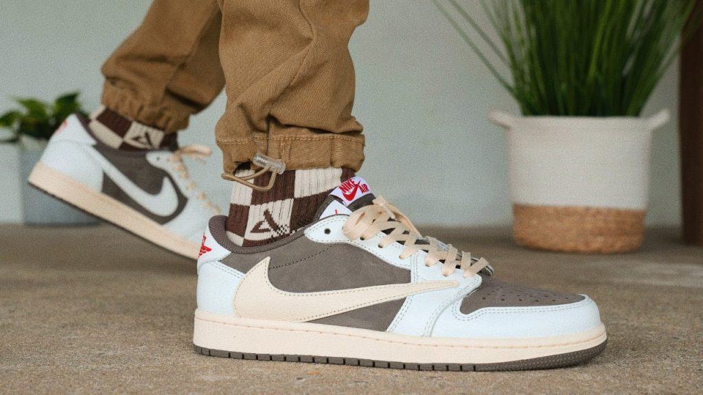 Travis Scott Reverse Mocha